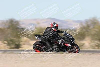 media/Dec-01-2025-Moto Forza (Mon) [[2daa91e15f]]/2-Intermediate Group/Session 3 (Turn 7 Inside Pans)/